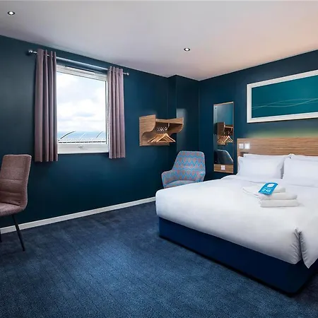 Travelodge York Tadcaster 호텔