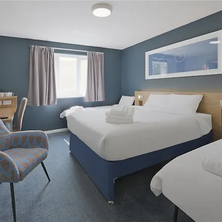 Travelodge York Tadcaster 호텔 빌브러