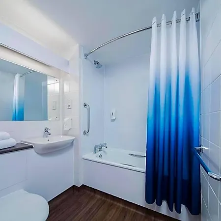 Travelodge York Tadcaster 3* 빌브러