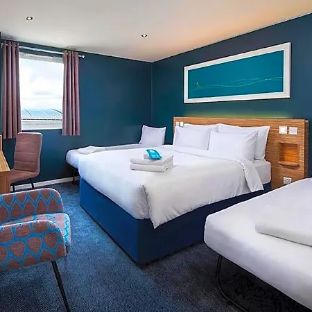 호텔 Travelodge York Tadcaster 3*