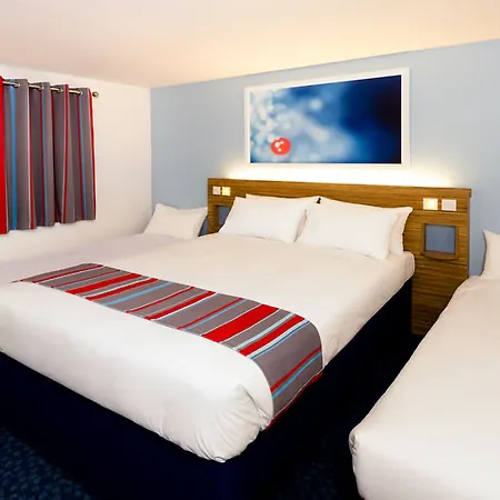 Travelodge York Tadcaster 호텔