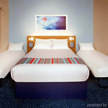 Travelodge York Tadcaster 호텔 빌브러