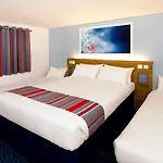 Travelodge York Tadcaster 호텔