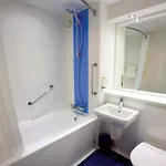 Travelodge York Tadcaster 호텔 3*