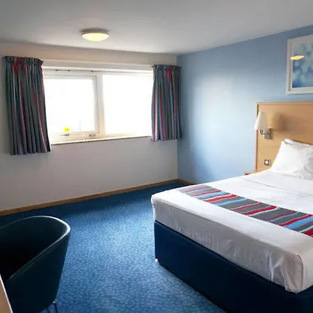 Отель Travelodge York Tadcaster 3*