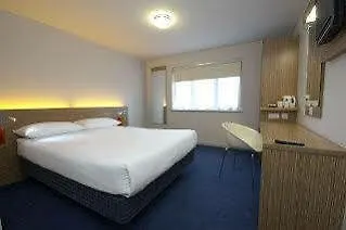 Travelodge York Tadcaster Ξενοδοχείο 3*